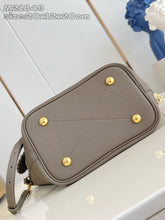 Load image into Gallery viewer, Blossom Tote
