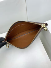 Load image into Gallery viewer, Cles Pochette

