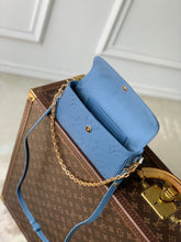 Load image into Gallery viewer, Ivy Chain Bag
