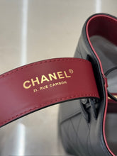 Load image into Gallery viewer, Leather Bucket Bag
