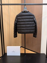 Load image into Gallery viewer, Aristeo Jacket
