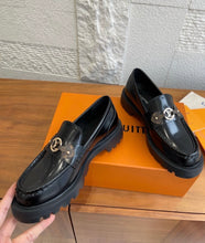 Load image into Gallery viewer, District Loafers
