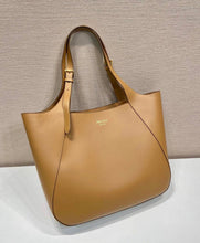 Load image into Gallery viewer, Large Leather Tote
