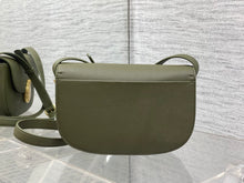 Load image into Gallery viewer, Medilion Flap Bag
