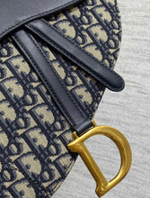 Load image into Gallery viewer, Saddle Crossbody Bag
