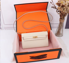 Load image into Gallery viewer, Kelly Clutch
