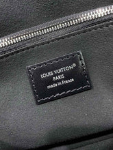 Load image into Gallery viewer, Trunkie
