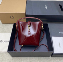 Load image into Gallery viewer, Le 37
