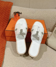 Load image into Gallery viewer, Eze Sandals
