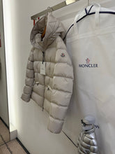 Load image into Gallery viewer, Avoce Jacket
