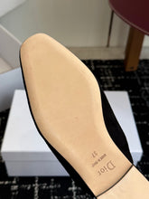 Load image into Gallery viewer, Suede Loafers
