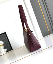 Load image into Gallery viewer, Aimee Medium Shoulder Bag
