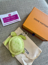 Load image into Gallery viewer, Turtle Bag Charm/Keychain
