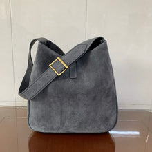 Load image into Gallery viewer, Le 5 Small Hobo
