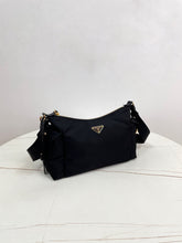 Load image into Gallery viewer, Aimee Medium Shoulder Bag

