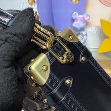 Load image into Gallery viewer, Side Trunk
