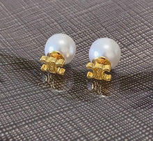 Load image into Gallery viewer, Triomphe Earrings
