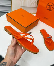 Load image into Gallery viewer, Miss Sandals
