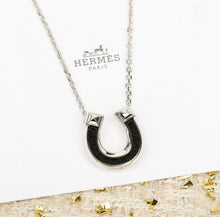 Load image into Gallery viewer, Horseshoe Necklace
