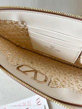 Load image into Gallery viewer, Raffia Clutch
