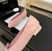 Load image into Gallery viewer, CC Pumps
