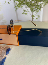 Load image into Gallery viewer, Logo Sunglasses
