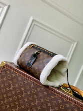 Load image into Gallery viewer, Teddy Mitt Bag
