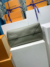 Load image into Gallery viewer, Verso
