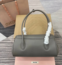 Load image into Gallery viewer, Leather Shoulder Bag
