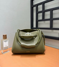 Load image into Gallery viewer, Madrid Medium
