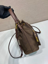 Load image into Gallery viewer, Duet Bucket Bag
