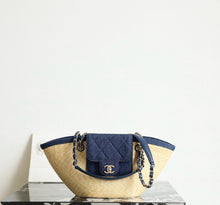 Load image into Gallery viewer, Small Raffia Tote
