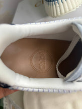 Load image into Gallery viewer, Nama Sneakers
