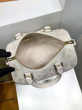 Load image into Gallery viewer, Speedy 25
