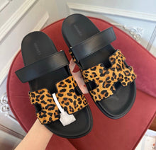 Load image into Gallery viewer, Chypre Sandals
