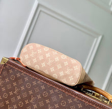 Load image into Gallery viewer, Montsouris Backpack
