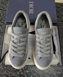 B33 Trainers