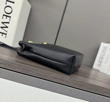 Load image into Gallery viewer, Pebble Pouch
