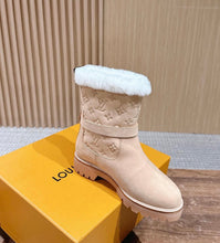 Load image into Gallery viewer, Fur Boots
