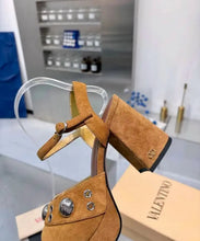 Load image into Gallery viewer, Suede Sandals
