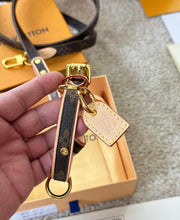 Load image into Gallery viewer, Dog Collar &amp; Lead
