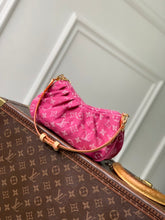 Load image into Gallery viewer, Valley Pochette
