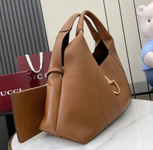 Load image into Gallery viewer, Maxi Softbit Bag
