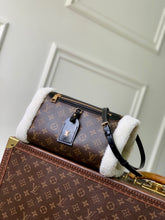 Load image into Gallery viewer, Teddy Mitt Bag
