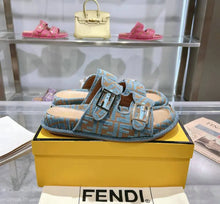 Load image into Gallery viewer, Feel Sandals
