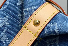 Load image into Gallery viewer, Cruiser Toiletry Bag
