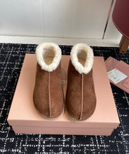 Load image into Gallery viewer, Shearling Boots

