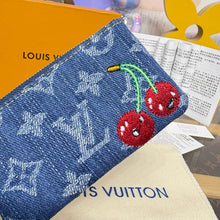 Load image into Gallery viewer, Coin Purse
