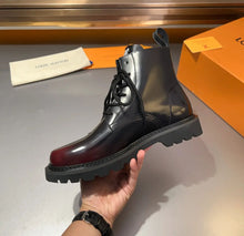 Load image into Gallery viewer, Leather Ankle Boots
