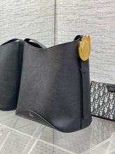 Load image into Gallery viewer, Bucket Bag
